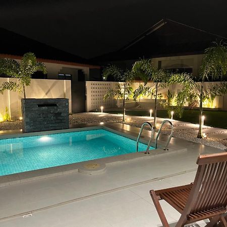 Home In Terengganu With Private Pool クアラ・トレンガヌ エクステリア 写真