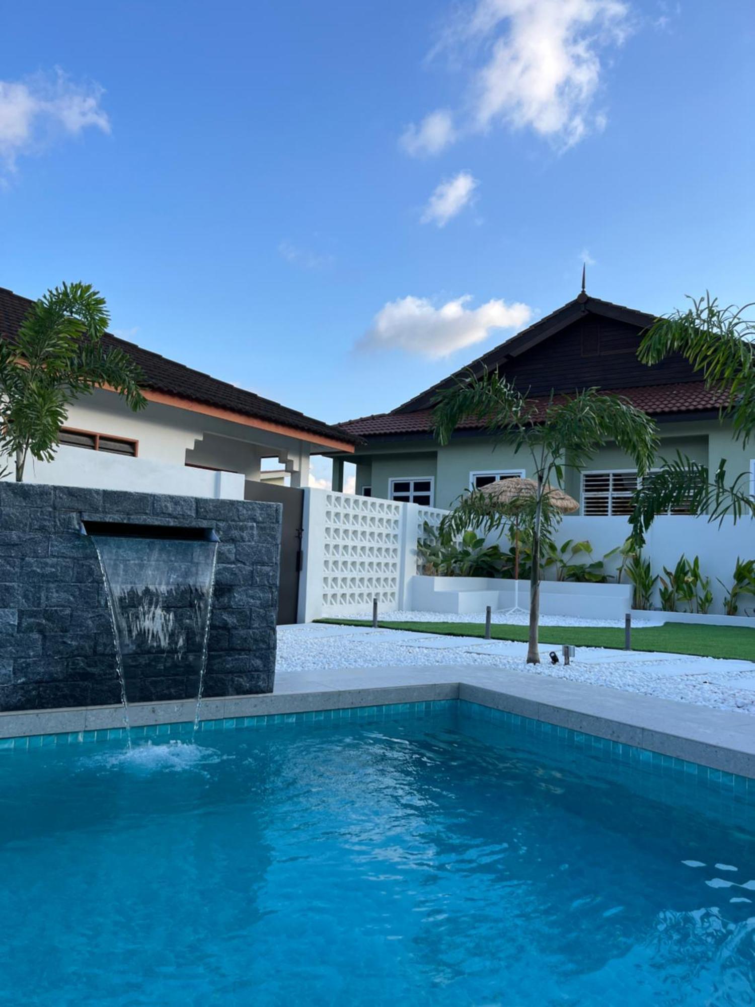 Home In Terengganu With Private Pool クアラ・トレンガヌ エクステリア 写真