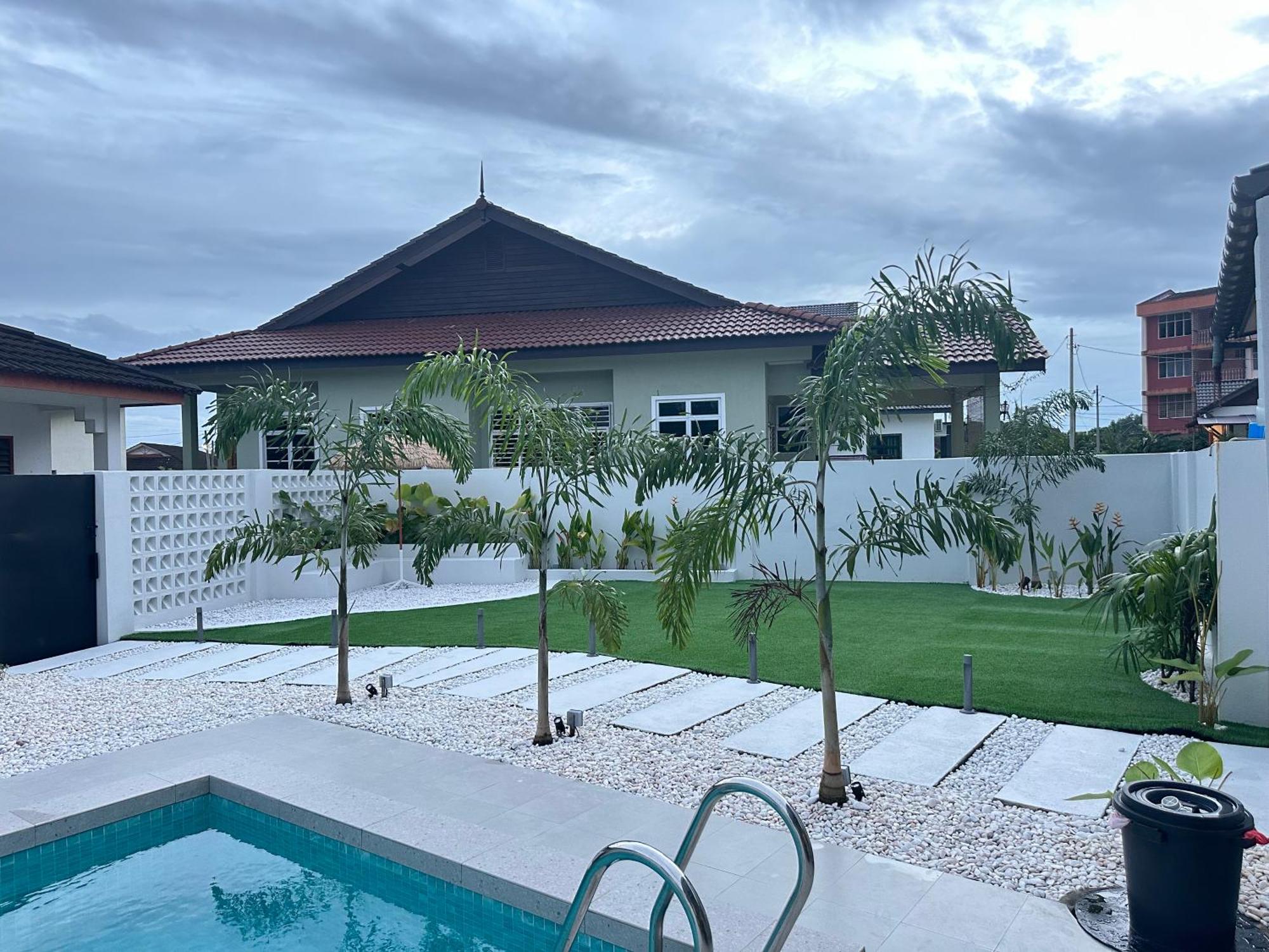 Home In Terengganu With Private Pool クアラ・トレンガヌ エクステリア 写真