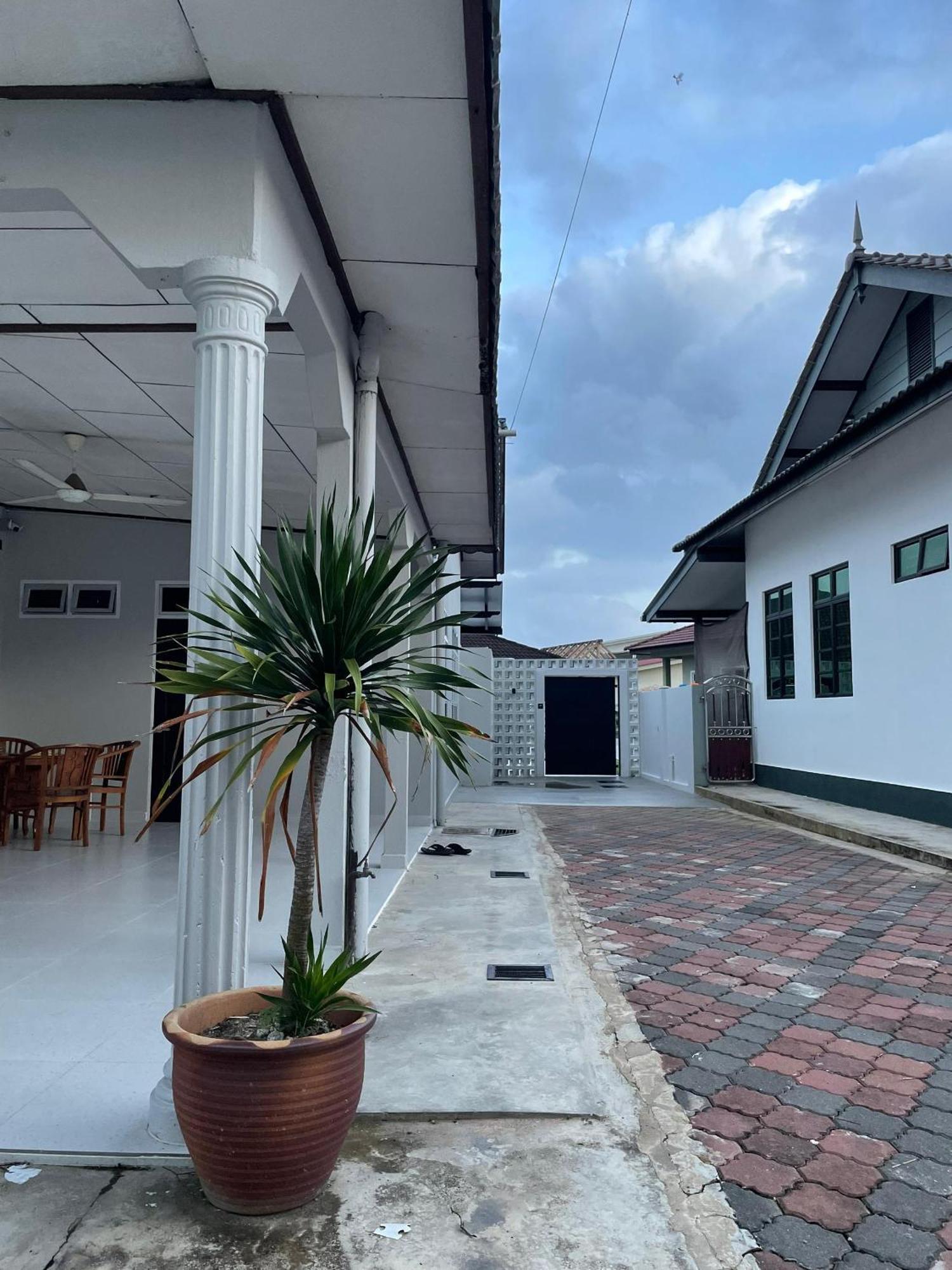 Home In Terengganu With Private Pool クアラ・トレンガヌ エクステリア 写真