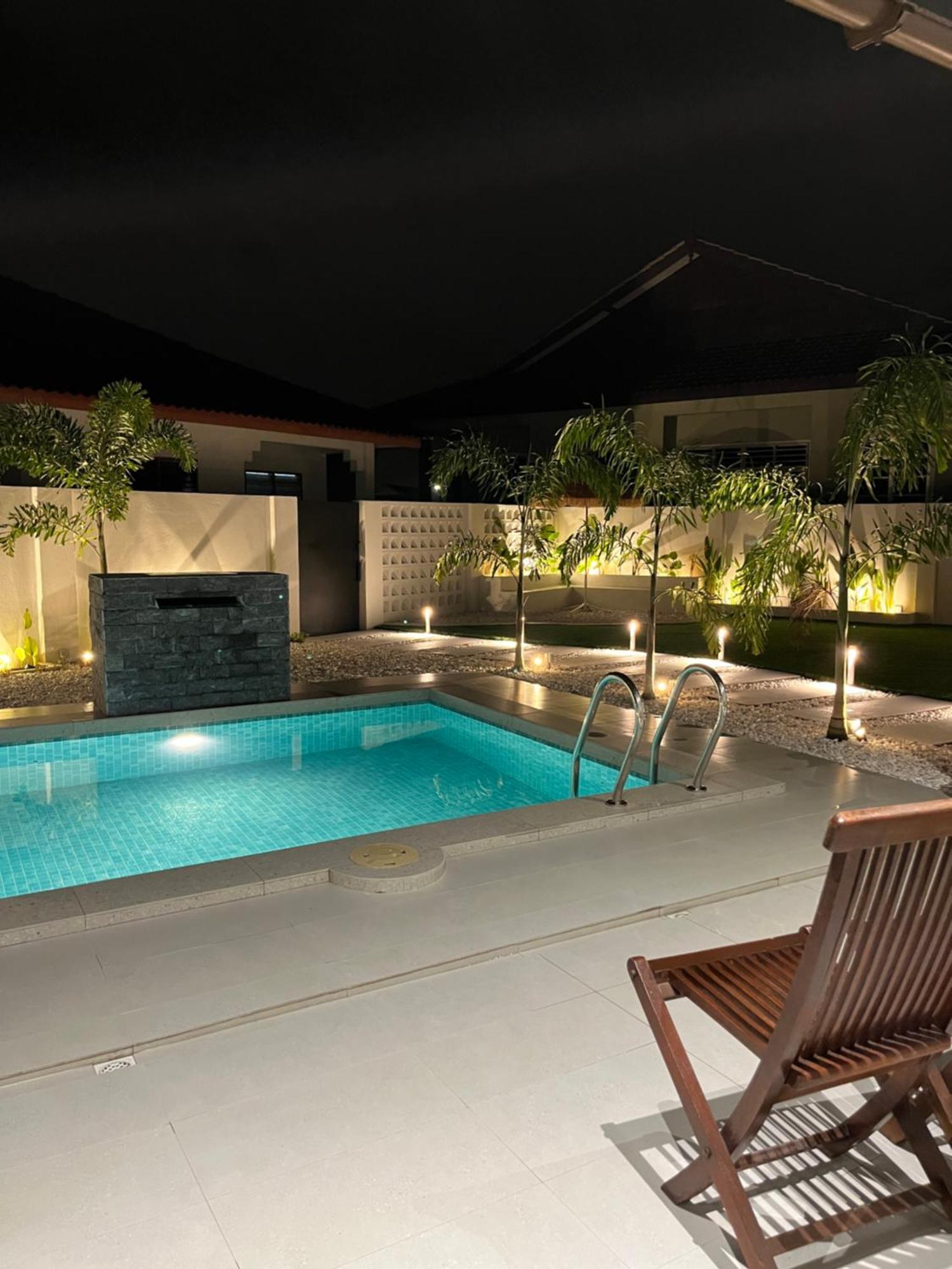 Home In Terengganu With Private Pool クアラ・トレンガヌ エクステリア 写真
